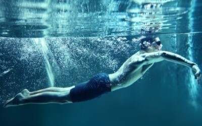 Seis beneficios físicos y cuatro psicológicos de la natación